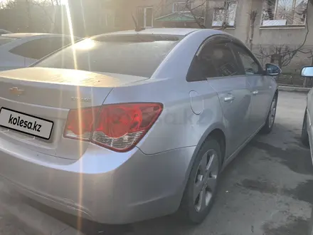 Chevrolet Cruze 2011 года за 3 300 000 тг. в Астана – фото 3