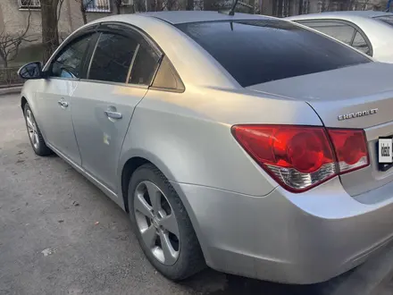 Chevrolet Cruze 2011 года за 3 300 000 тг. в Астана – фото 4