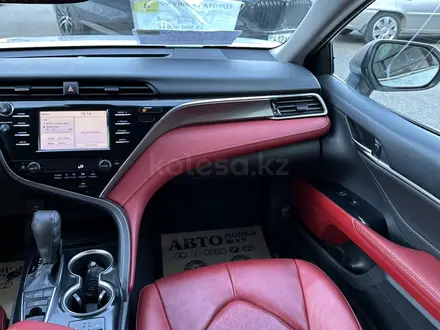 Toyota Camry 2019 года за 15 500 000 тг. в Шымкент – фото 13