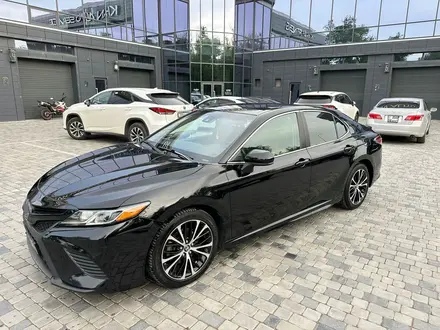 Toyota Camry 2018 года за 11 000 000 тг. в Жезказган – фото 2