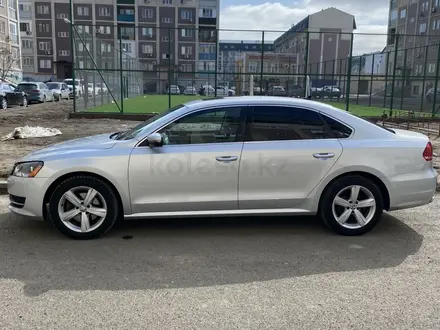 Volkswagen Passat 2013 года за 4 500 000 тг. в Атырау – фото 5