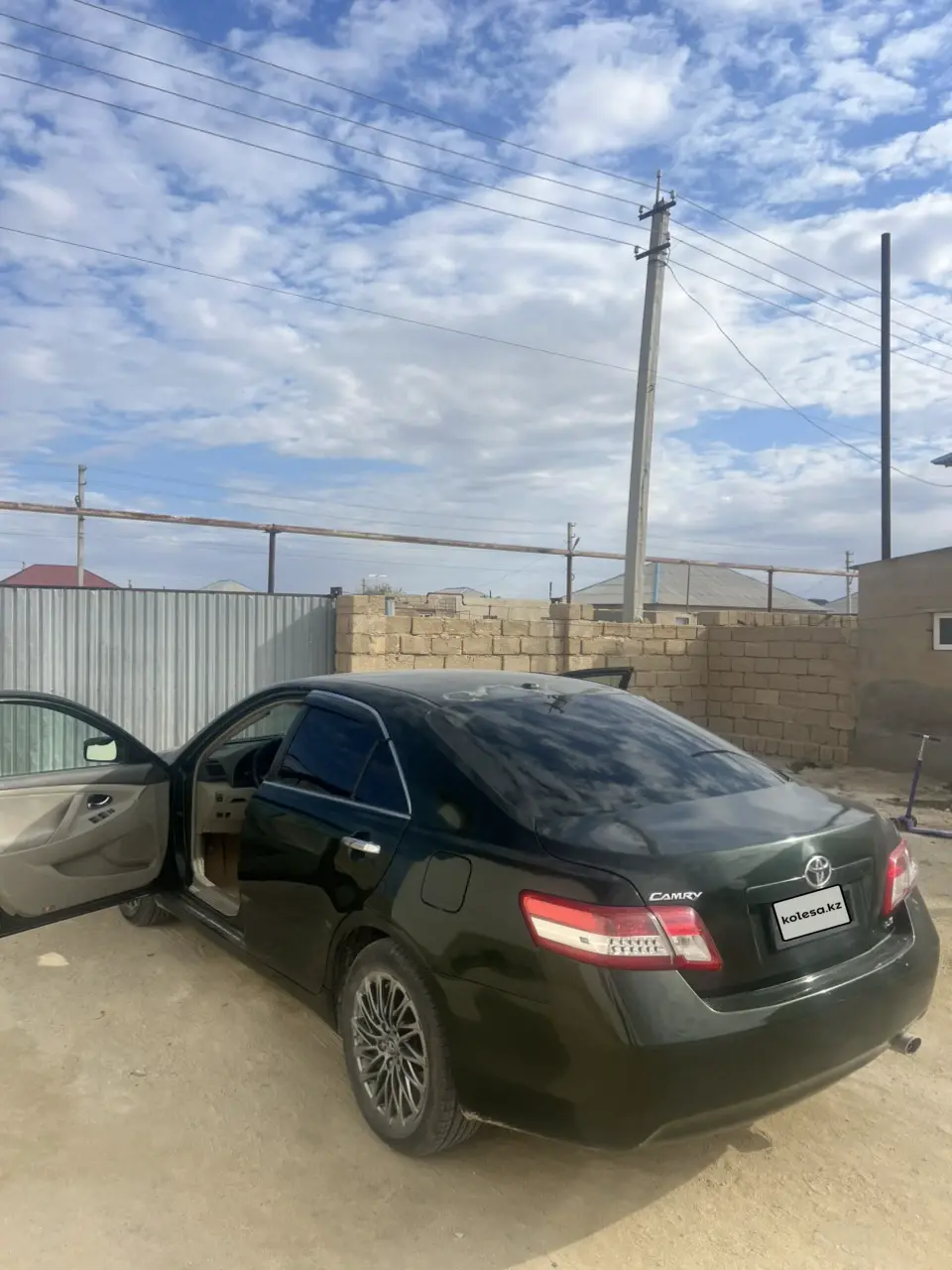 Toyota Camry, 2011
