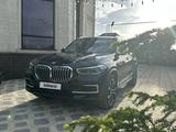 BMW X5 2022 года за 46 500 000 тг. в Алматы – фото 2