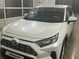 Toyota RAV4 2019 года за 15 000 000 тг. в Актобе – фото 5