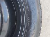 Запасное колесо оригинал BRIDGESTONE T125/70D15 95Mүшін20 000 тг. в Актау – фото 2