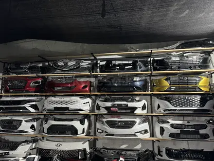 Бампер Kia за 12 000 тг. в Атырау