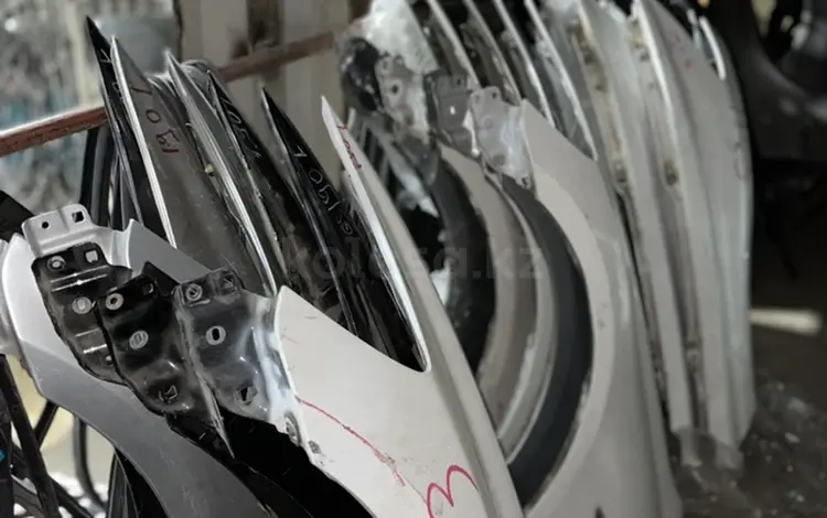 Крыло правое is250 за 1 000 тг. в Алматы