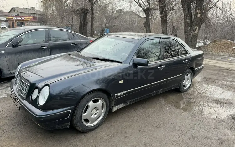 Mercedes-Benz E 240 1997 года за 2 500 000 тг. в Алматы