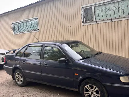 Volkswagen Passat 1994 года за 1 300 000 тг. в Семей – фото 2
