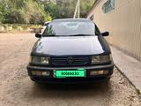 Volkswagen Passat 1994 годаүшін1 300 000 тг. в Семей