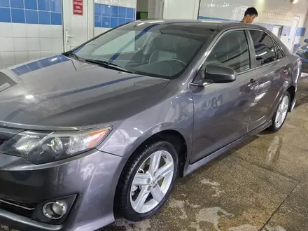 Toyota Camry 2012 года за 8 500 000 тг. в Актобе