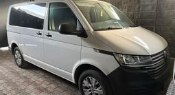Volkswagen Transporter 2020 года за 25 900 000 тг. в Алматы