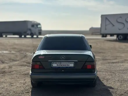 Mercedes-Benz E 280 1993 года за 2 600 000 тг. в Кызылорда – фото 4