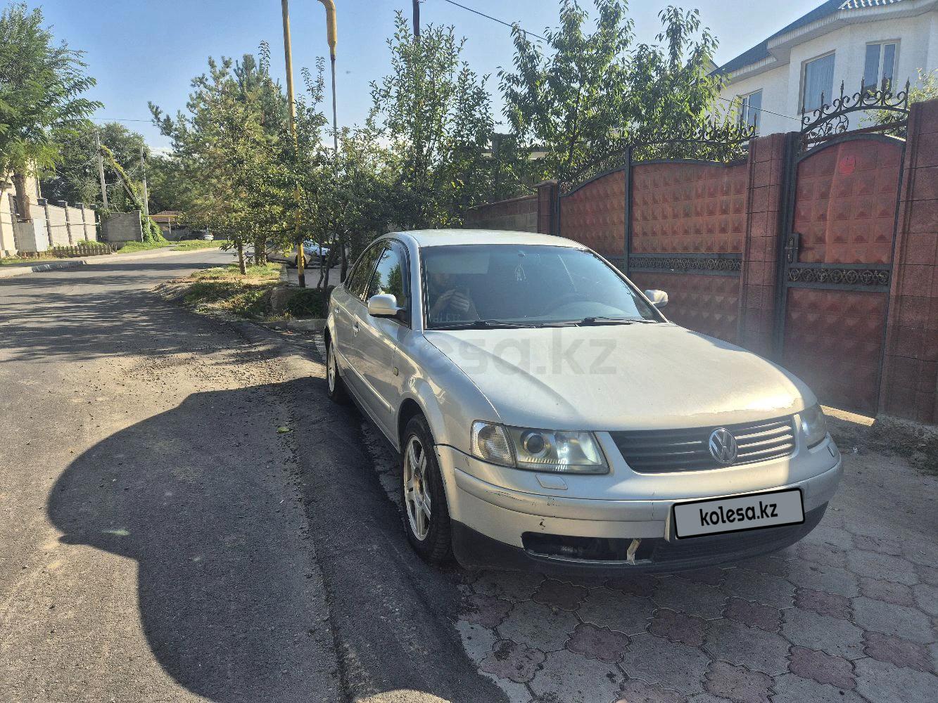 Volkswagen Passat 1998 г.