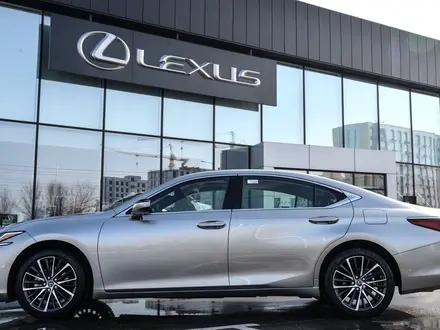 Lexus ES 250 Progressive 2025 года за 29 383 900 тг. в Шымкент – фото 3