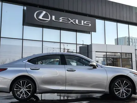 Lexus ES 250 Progressive 2025 года за 29 383 900 тг. в Шымкент – фото 17
