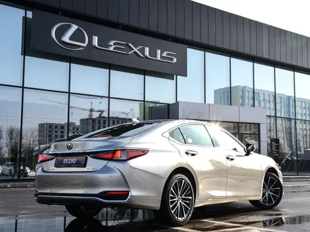 Lexus ES 250 Progressive 2025 года за 29 383 900 тг. в Шымкент – фото 18