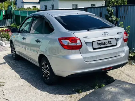 ВАЗ (Lada) Granta 2190 2015 года за 3 070 000 тг. в Караганда – фото 2