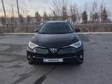 Toyota RAV4 2015 года за 9 500 000 тг. в Шымкент – фото 2