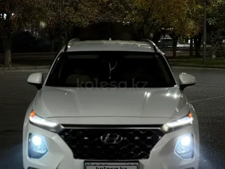 Hyundai Santa Fe 2018 года за 12 000 000 тг. в Алматы