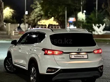Hyundai Santa Fe 2018 года за 12 000 000 тг. в Алматы – фото 12