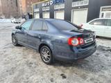 Volkswagen Jetta 2008 года за 3 900 000 тг. в Усть-Каменогорск – фото 3