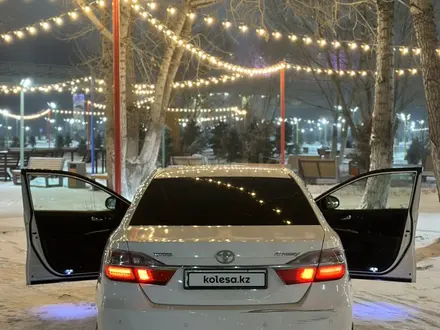 Toyota Camry 2015 года за 11 500 000 тг. в Семей – фото 4