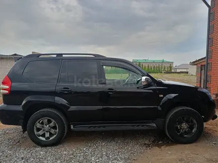 Toyota Land Cruiser Prado 2006 года за 10 000 000 тг. в Актобе – фото 3