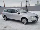 Volkswagen Passat 2009 года за 4 000 000 тг. в Уральск – фото 3