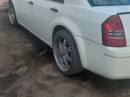 Chrysler 300C 2005 года за 3 500 000 тг. в Костанай – фото 2