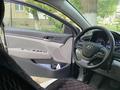 Hyundai Elantra 2017 года за 4 500 000 тг. в Уральск – фото 3