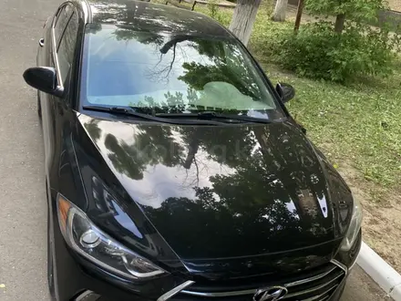 Hyundai Elantra 2017 года за 4 500 000 тг. в Уральск – фото 7