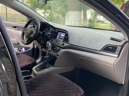 Hyundai Elantra 2017 года за 4 500 000 тг. в Уральск – фото 10