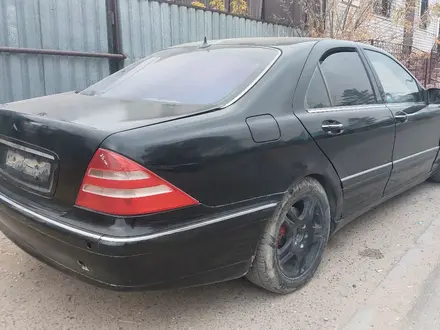 Mercedes-Benz S 500 1999 года за 1 100 000 тг. в Актобе – фото 4