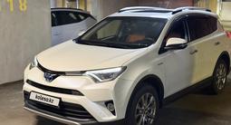 Toyota RAV4 2016 годаүшін10 000 000 тг. в Алматы