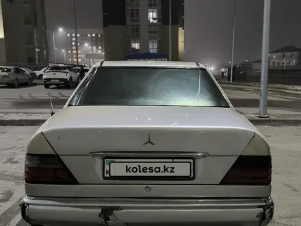 Mercedes-Benz E 220 1993 года за 1 250 000 тг. в Шымкент – фото 3