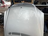 Капот серебристый белый W220 за 65 000 тг. в Алматы – фото 2