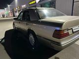 Mercedes-Benz E 230 1990 года за 1 200 000 тг. в Алматы – фото 5