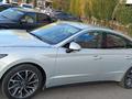 Hyundai Sonata 2021 года за 10 800 000 тг. в Актобе – фото 2