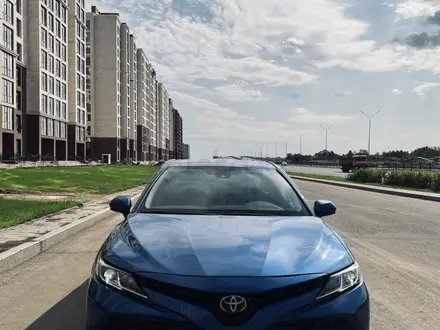 Toyota Camry 2020 года за 12 000 000 тг. в Астана – фото 3