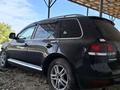 Volkswagen Touareg 2008 годаfor3 200 000 тг. в Тараз – фото 2