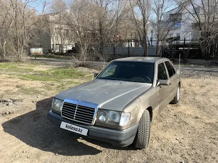 Mercedes-Benz E 230 1991 года за 940 000 тг. в Астана – фото 6
