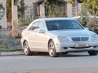 Mercedes-Benz C 240