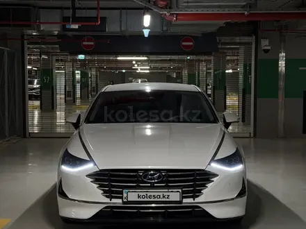 Hyundai Sonata 2020 года за 9 800 000 тг. в Астана