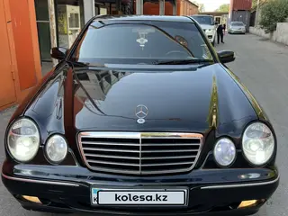 Mercedes-Benz E 320