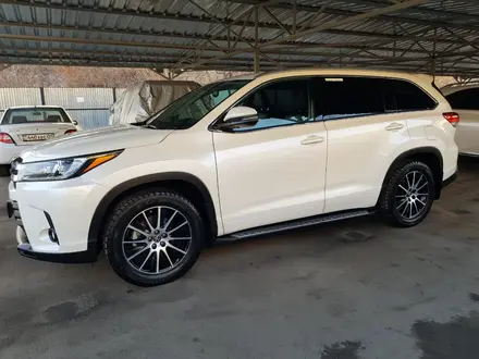 Toyota Highlander 2019 года за 23 200 000 тг. в Алматы – фото 4