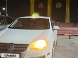 Volkswagen Jetta 2007 годаүшін2 100 000 тг. в Жанаозен