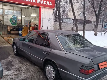 Mercedes-Benz E 230 1992 года за 850 000 тг. в Алматы – фото 4