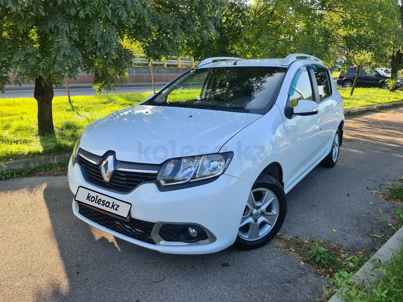 Продажа Renault Sandero 2015 года в Алматы - №163485272: цена 5000000 ...