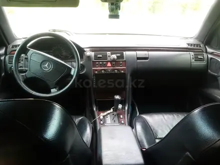 Mercedes-Benz E 280 1996 года за 2 500 000 тг. в Караганда – фото 3